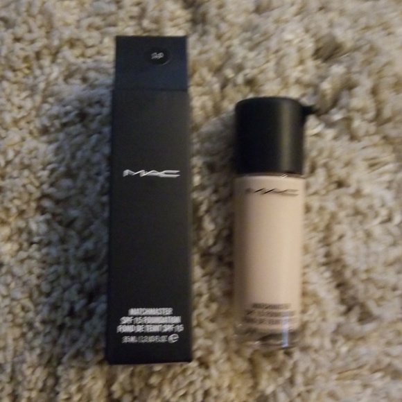 M.A.C Matchmaster Foundation 1.0 SPF 15 - Picture 2 of 2